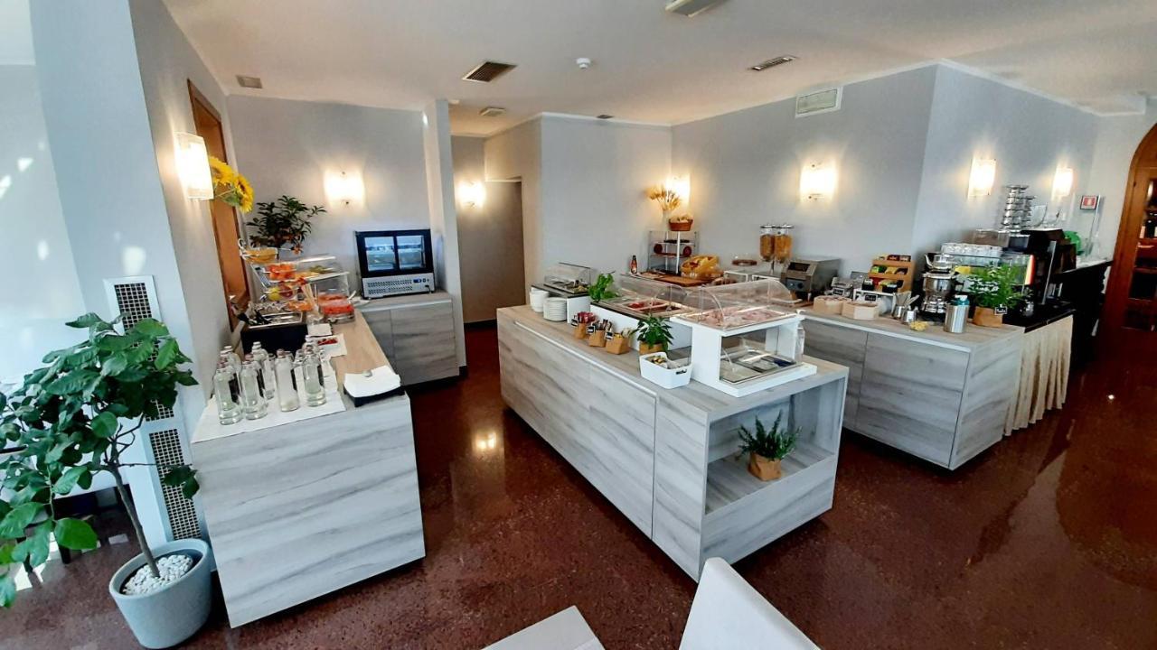 Hotel & Wellness Fra I Pini Lignano Sabbiadoro Luaran gambar