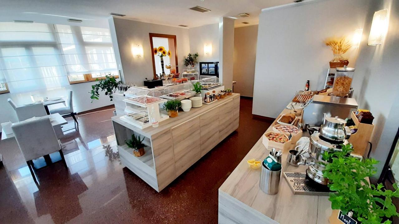 Hotel & Wellness Fra I Pini Lignano Sabbiadoro Luaran gambar