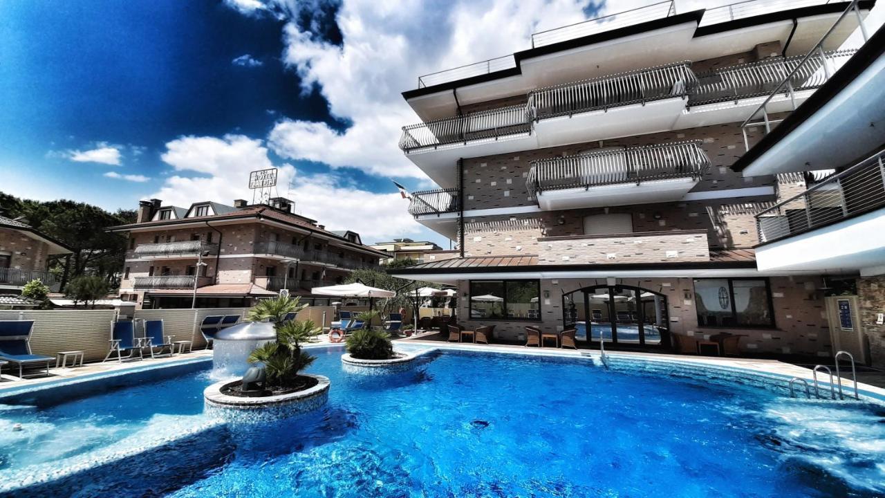 Hotel & Wellness Fra I Pini Lignano Sabbiadoro Luaran gambar