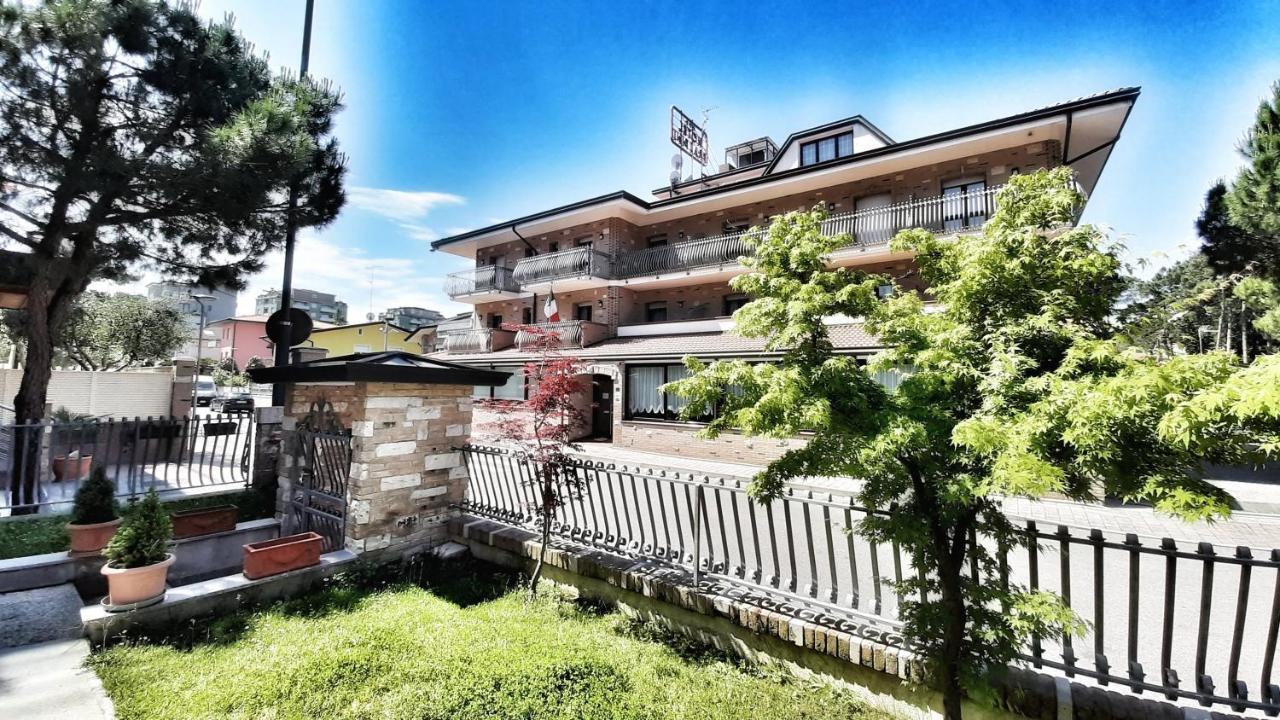 Hotel & Wellness Fra I Pini Lignano Sabbiadoro Luaran gambar